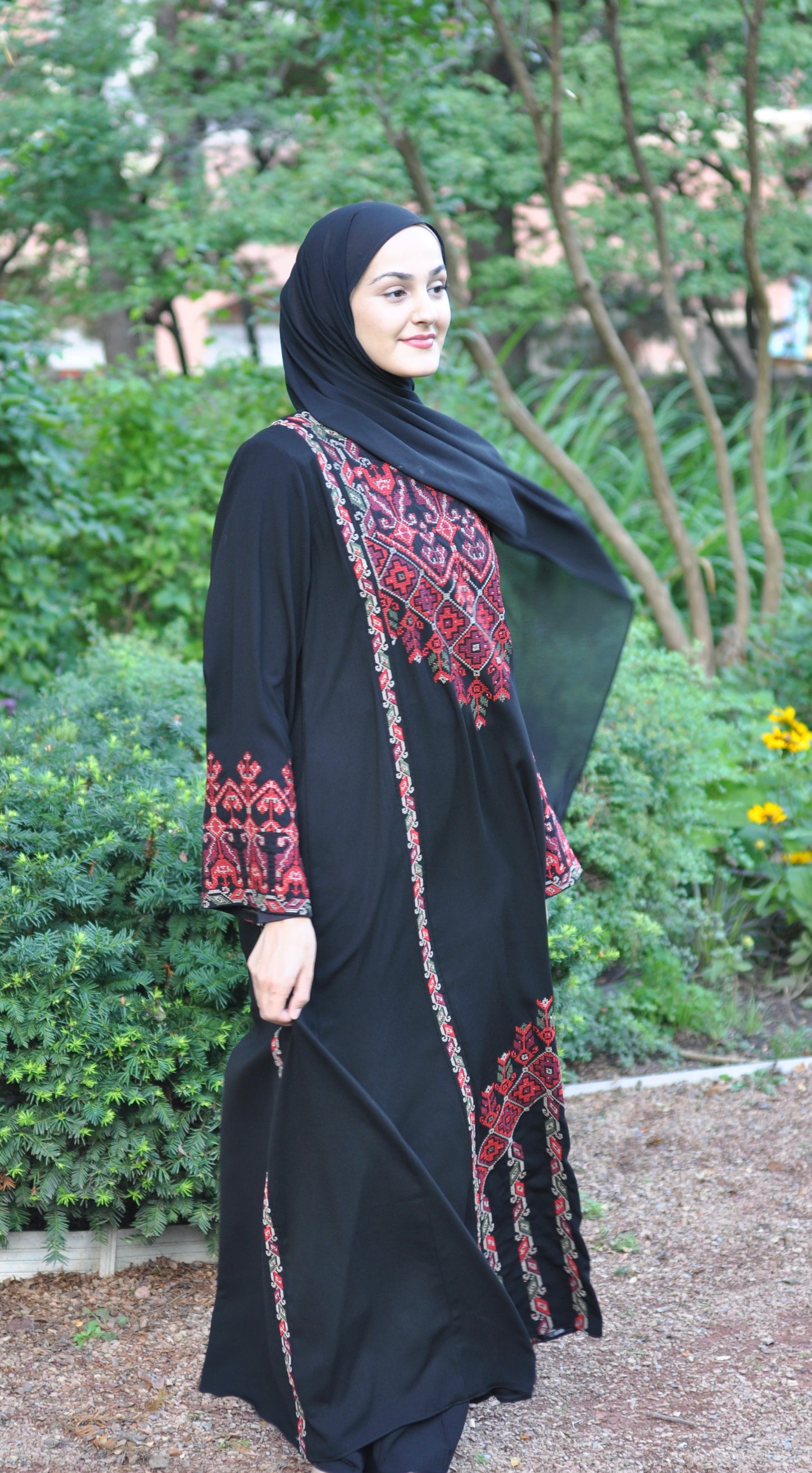Velvet Black/Red Manajel